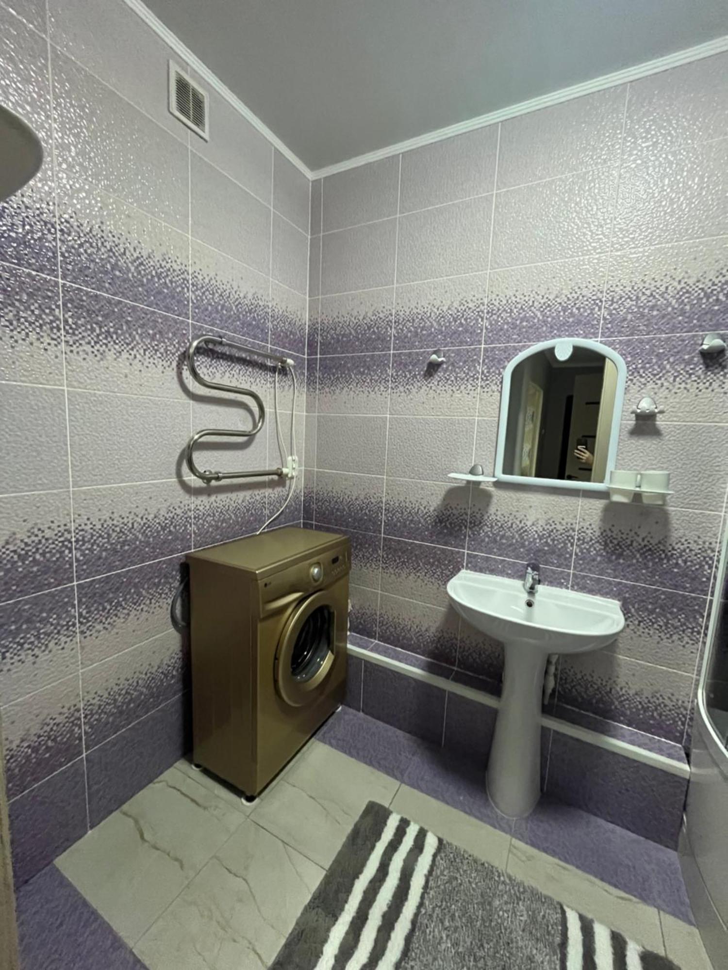трёхкомнатная в центре борового Apartment